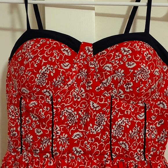 Dress - Picture 3 of 4